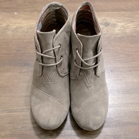 Women’s TOMS Wedges. Beige. Size 9.5 - Picture 1 of 4